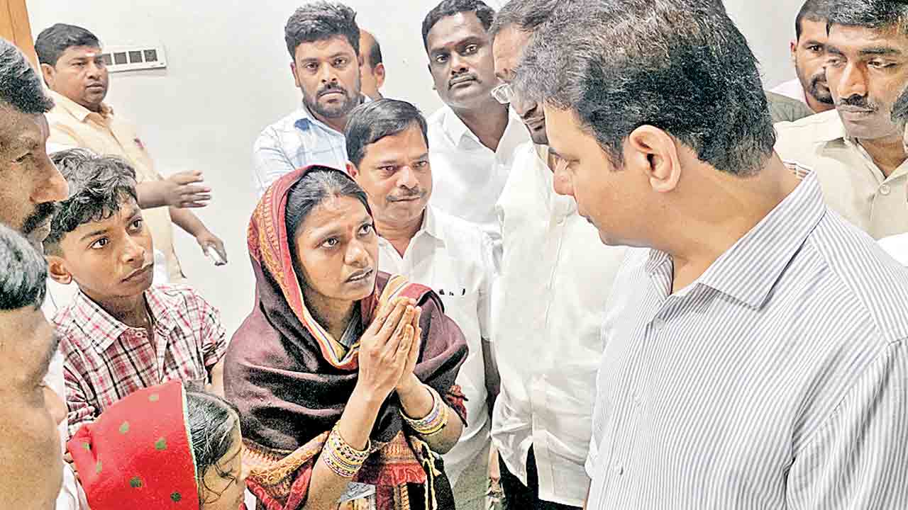 మాటిచ్చి.. సాయం ప్రకటించి.. మానవత్వాన్ని చాటిన కేటీఆర్‌