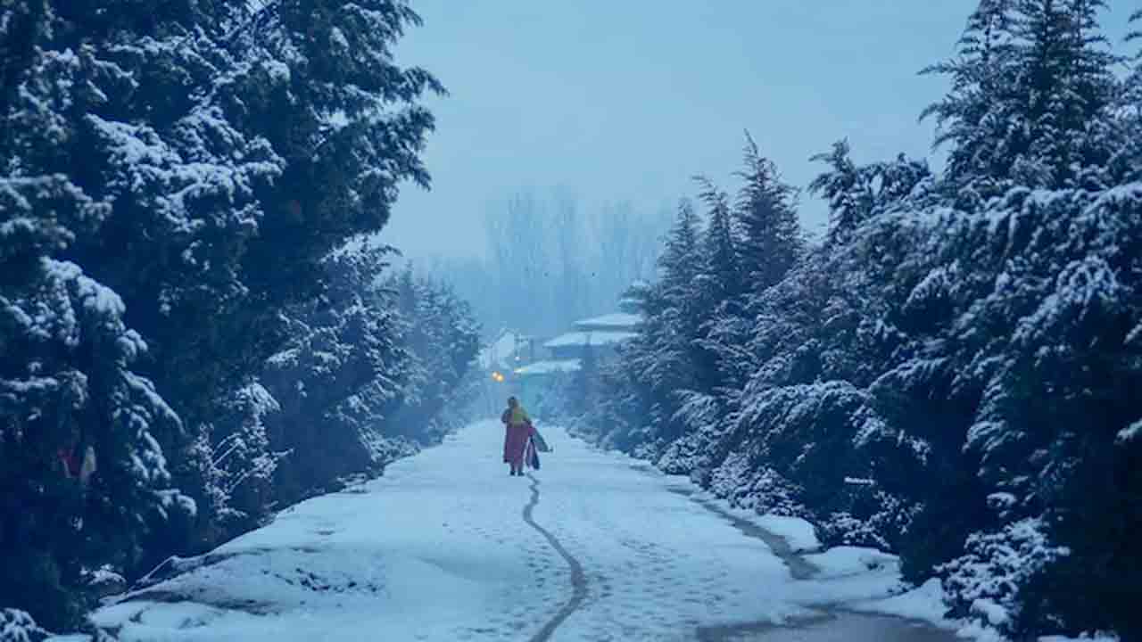 Jammu And Kashmir | చలి గుప్పిట్లో అందాల కశ్మీర్‌.. మైనస్‌ డిగ్రీలకు పడిపోయిన ఉష్ణోగ్రతలు