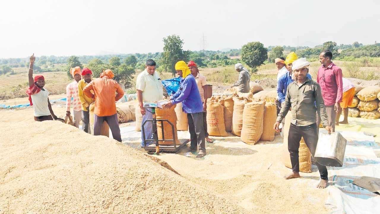 అన్నదాతకు అష్ట కష్టాలు