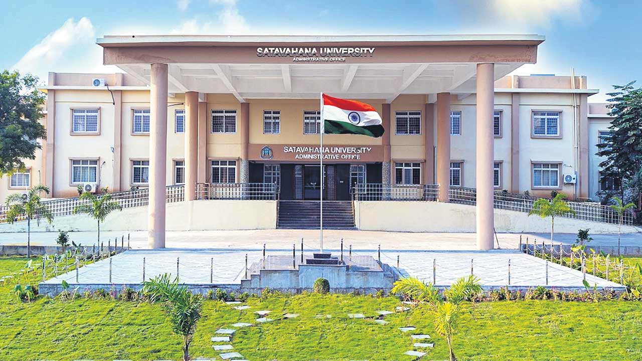 స్నాతకోత్సవానికి ‘శాతవాహన’ రెడీ!