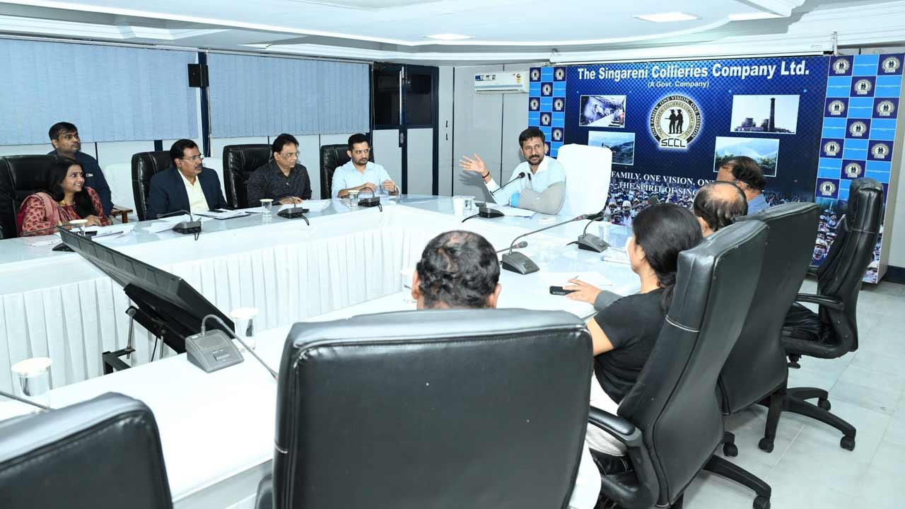 ప్రమాద బీమా దేశానికే ఆదర్శం