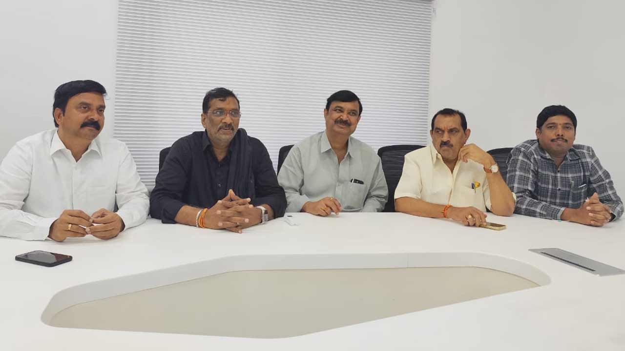 ఆర్థికభారం భరించలేకే నిరవధిక బంద్‌