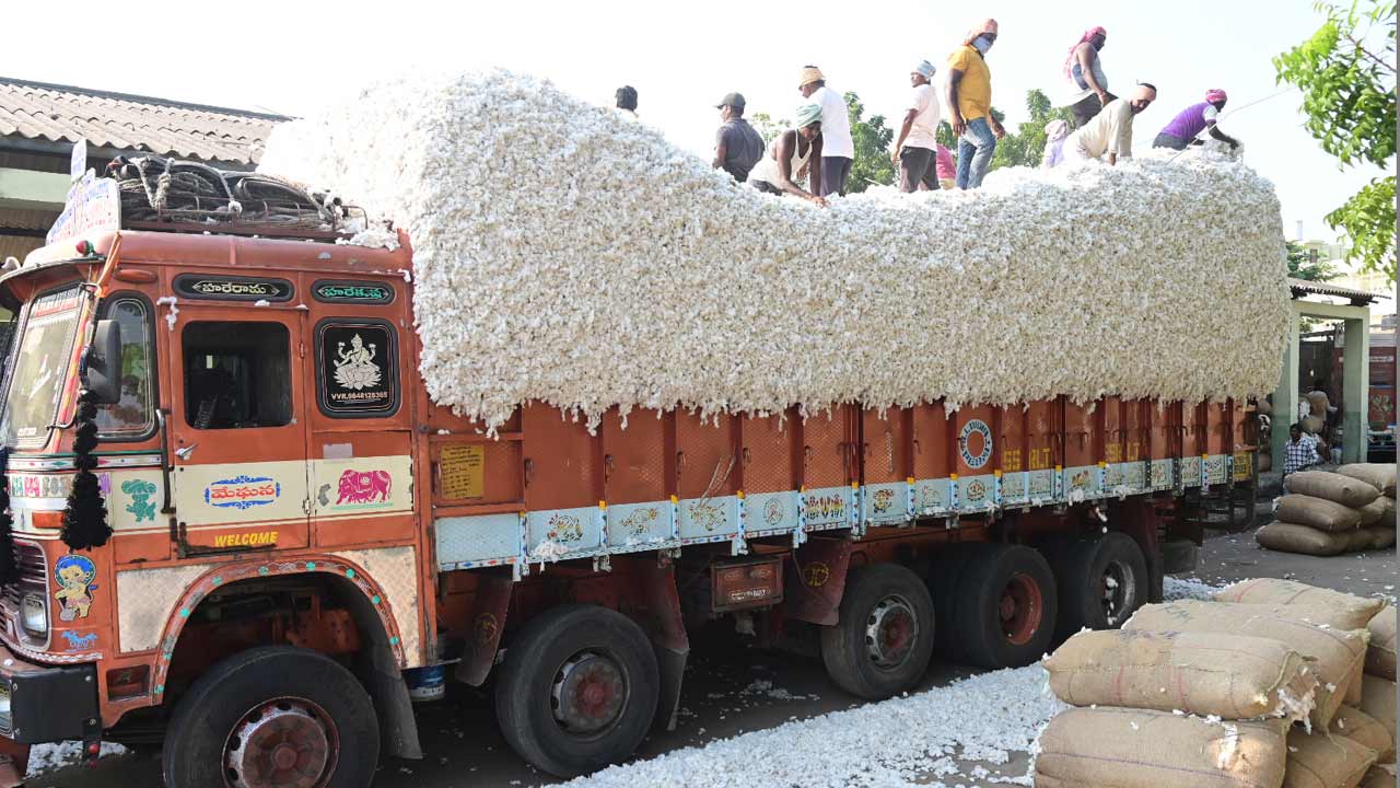 సీసీఐకి నై.. ప్రైవేటుకి సై