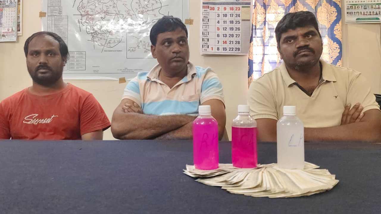 ఏసీబీకి చిక్కిన సివిల్‌ సప్లయ్‌ డీటీ