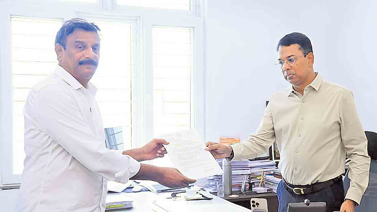 నిధులు మంజూరు చేయాలి