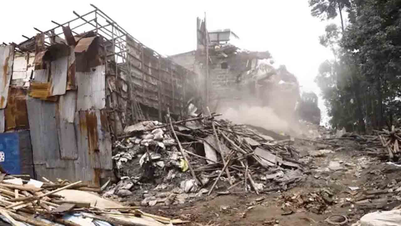 Landslides | విరిగిపడ్డ కొండచరియలు.. 21 మంది దుర్మరణం