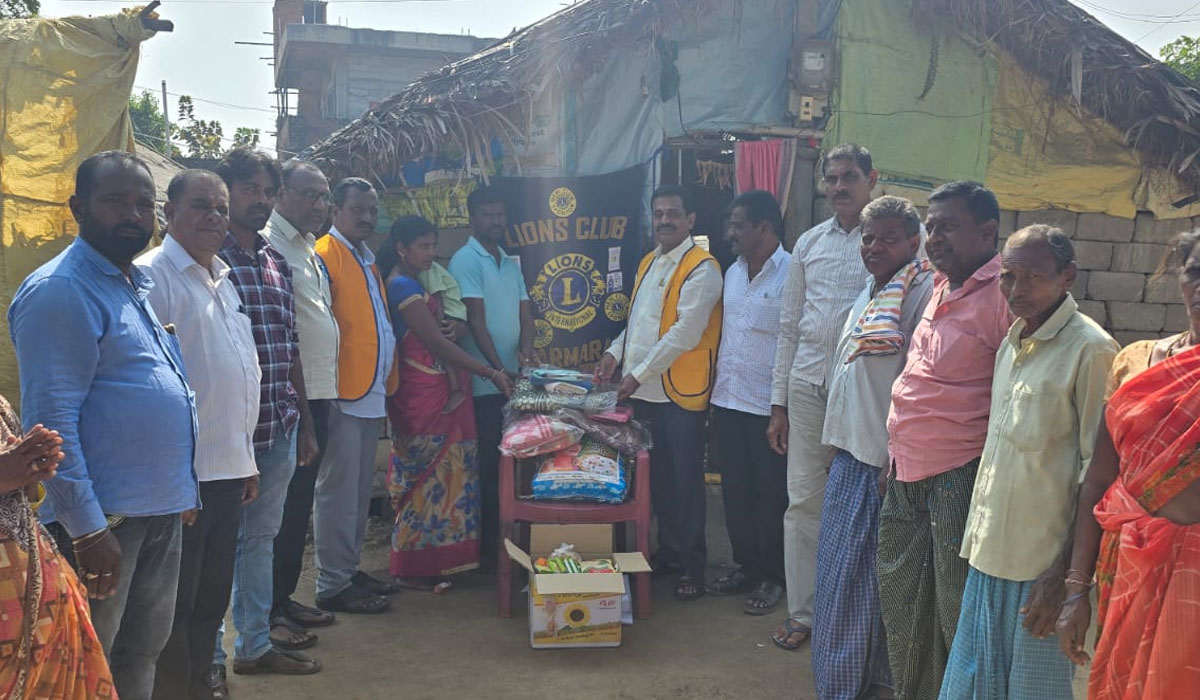 Lions Club | బాధిత కుటుంబానికి లయన్స్ క్లబ్ ఆఫ్ ధర్మారం చేయూత