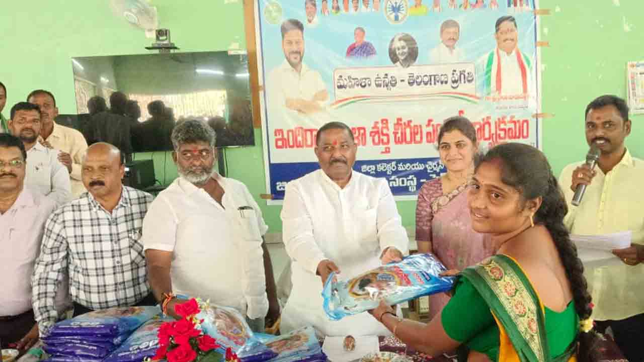 MLA Madhav Reddy | అర్హులందరికీ ఇందిరా మహిళ చీరలు : ఎమ్మెల్యే దొంతి మాధవరెడ్డి