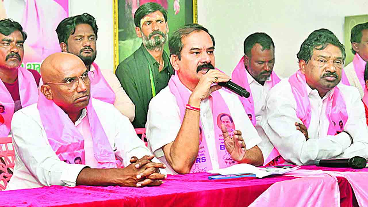 కడియం అవినీతిపై విచారణ చేపట్టాలి