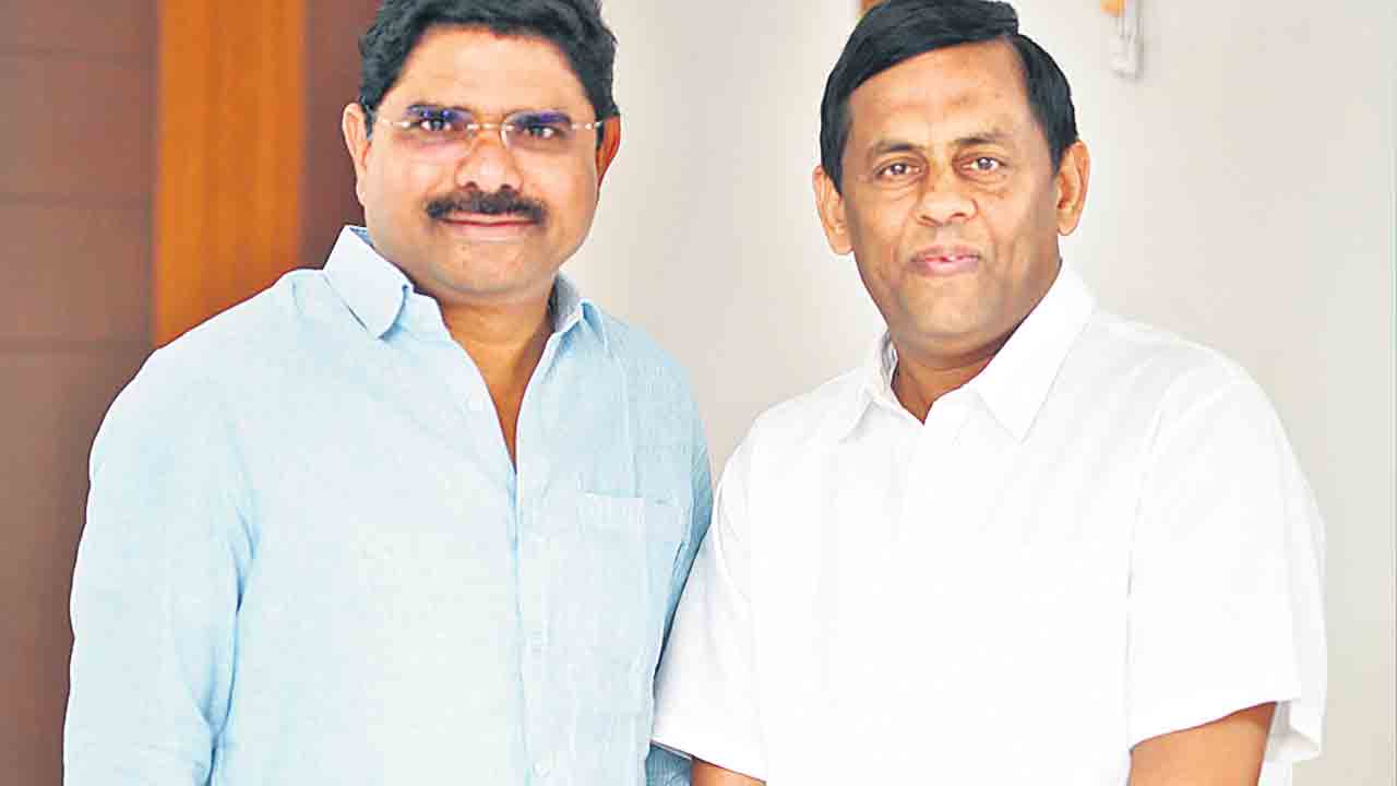 అసభ్యత లేకుండా, హద్దులు దాటకుండా..