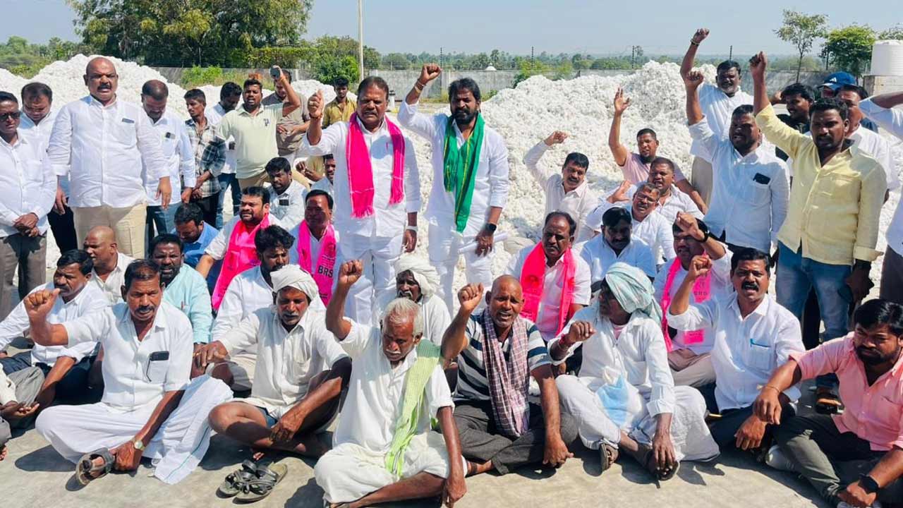 రైతు పోరు గులాబీ హోరు కొనేందుకు ఆంక్షలెందుకు?