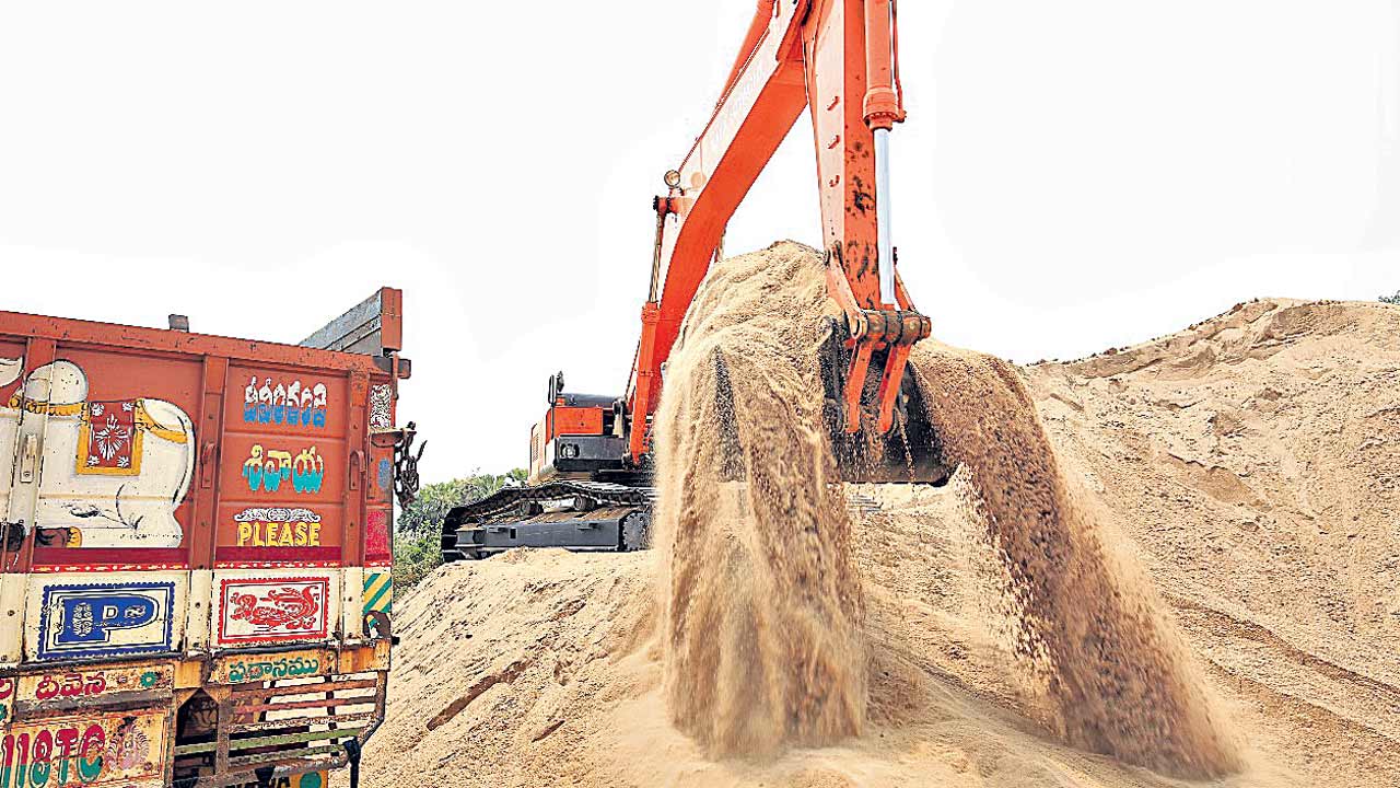 ఇసుక తోడేళ్లు