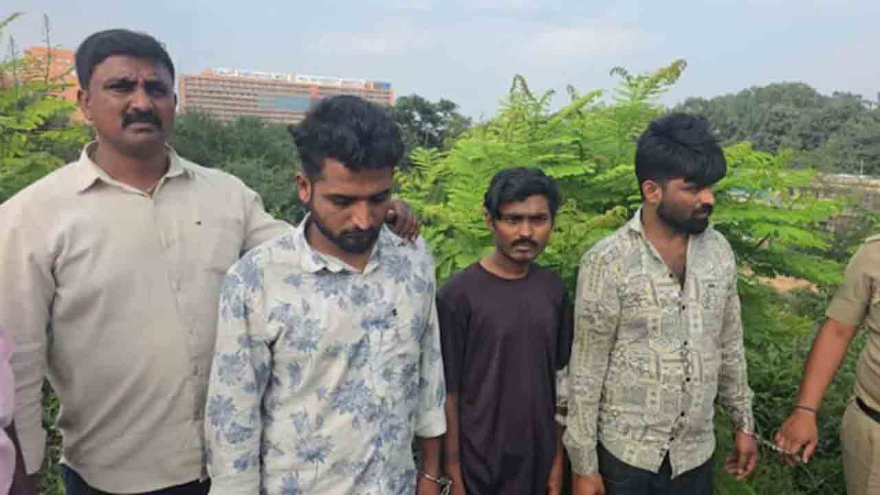 Man Kills Younger Brother | తమ్ముడి నేర ప్రవర్తన సహించలేక.. హత్య చేసిన అన్న