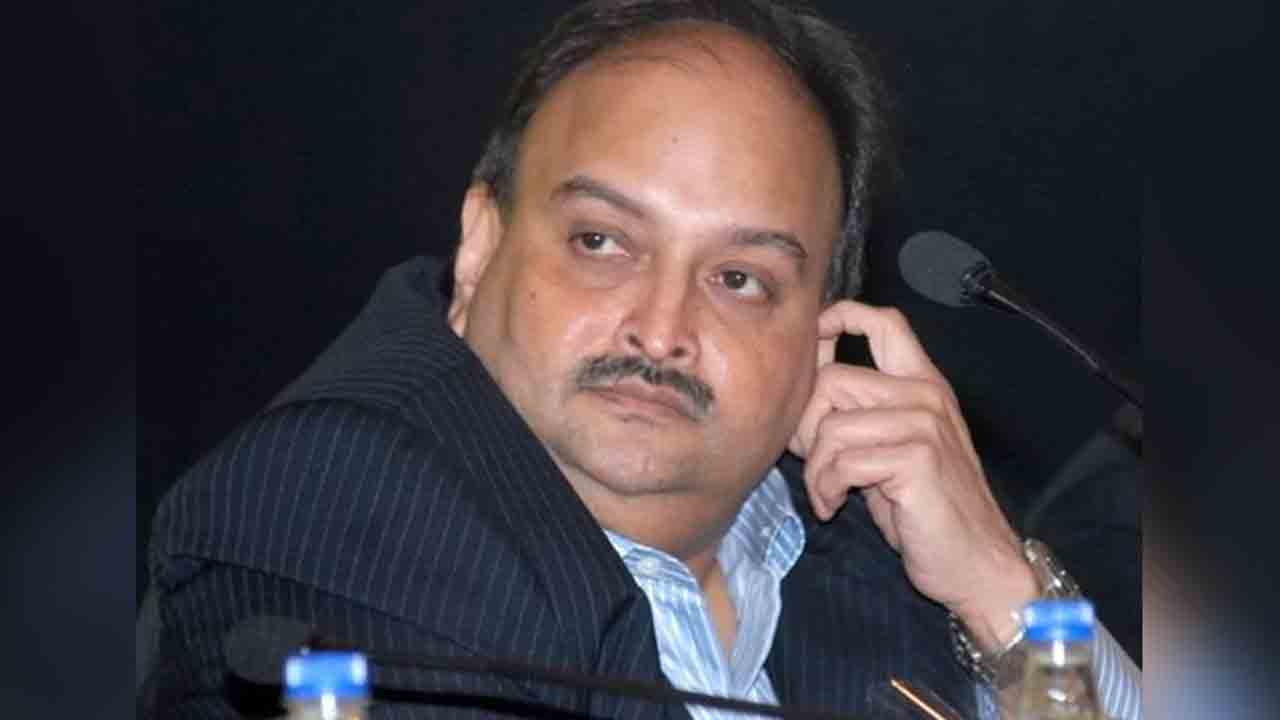 వేలానికి చోక్సీ ఫ్లాట్లు, వెండి ఇటుకలు