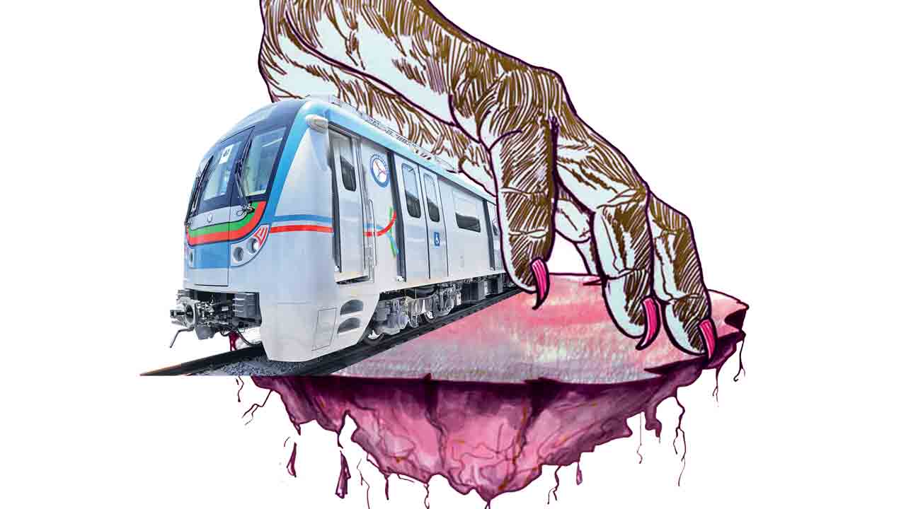 మెట్రో భూములకు ఎసరు ?