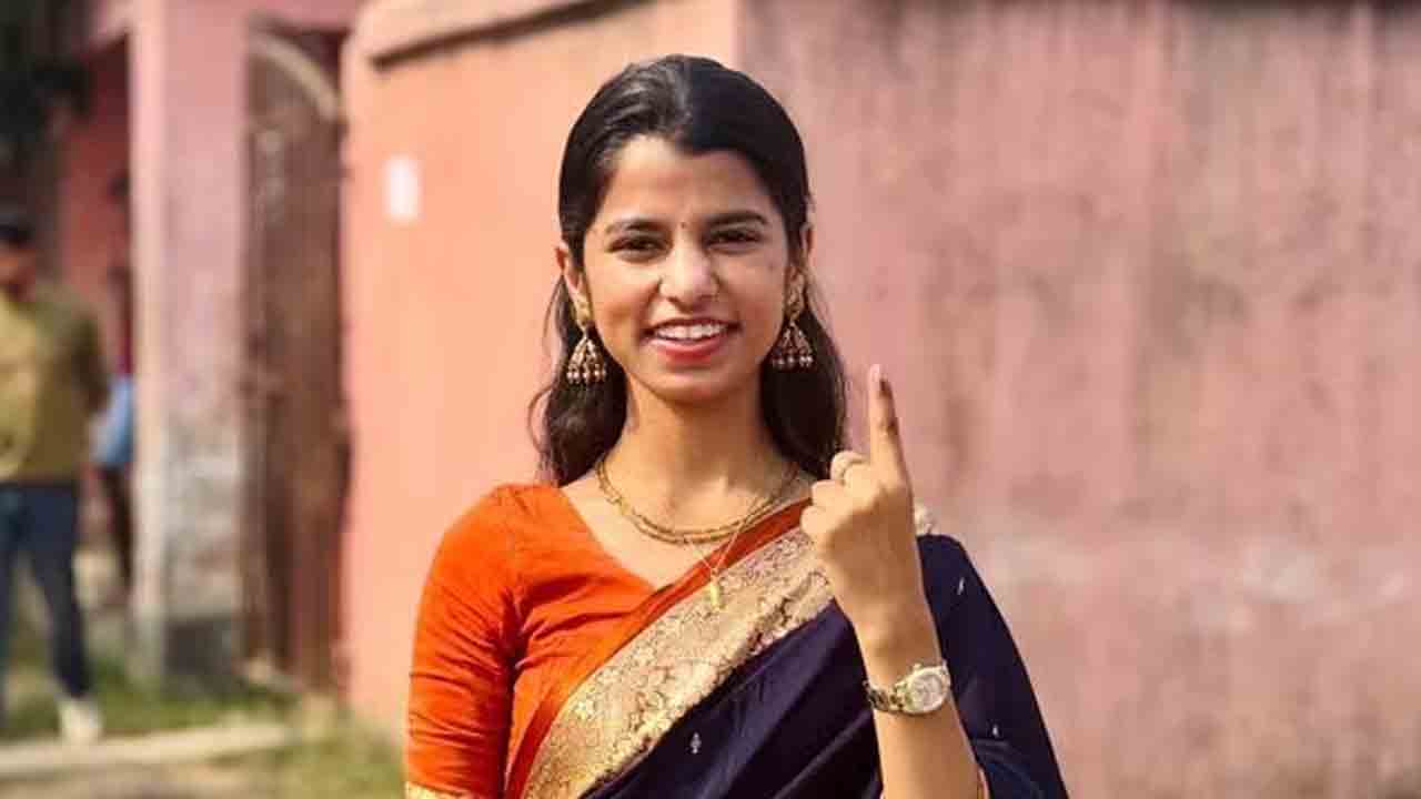 Maithili Thakur | బీహార్‌ అసెంబ్లీకి ఎన్నికైన అతిపిన్న వయస్కురాలిగా మైథిలీ ఠాకూర్‌