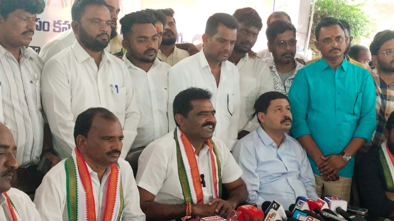 DCC | కాంగ్రెస్‌లో తిడితేనే పదవులు.. డీసీసీ అధ్యక్ష పదవి దక్కకపోవడంపై ‘గుమ్ముల’ అసంతృప్తి..!
