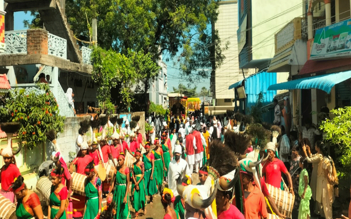 Yellandu : ఘనంగా నాగుల్ మీరా దర్గా ఉర్సు షరీఫ్ ముగింపు వేడుకలు