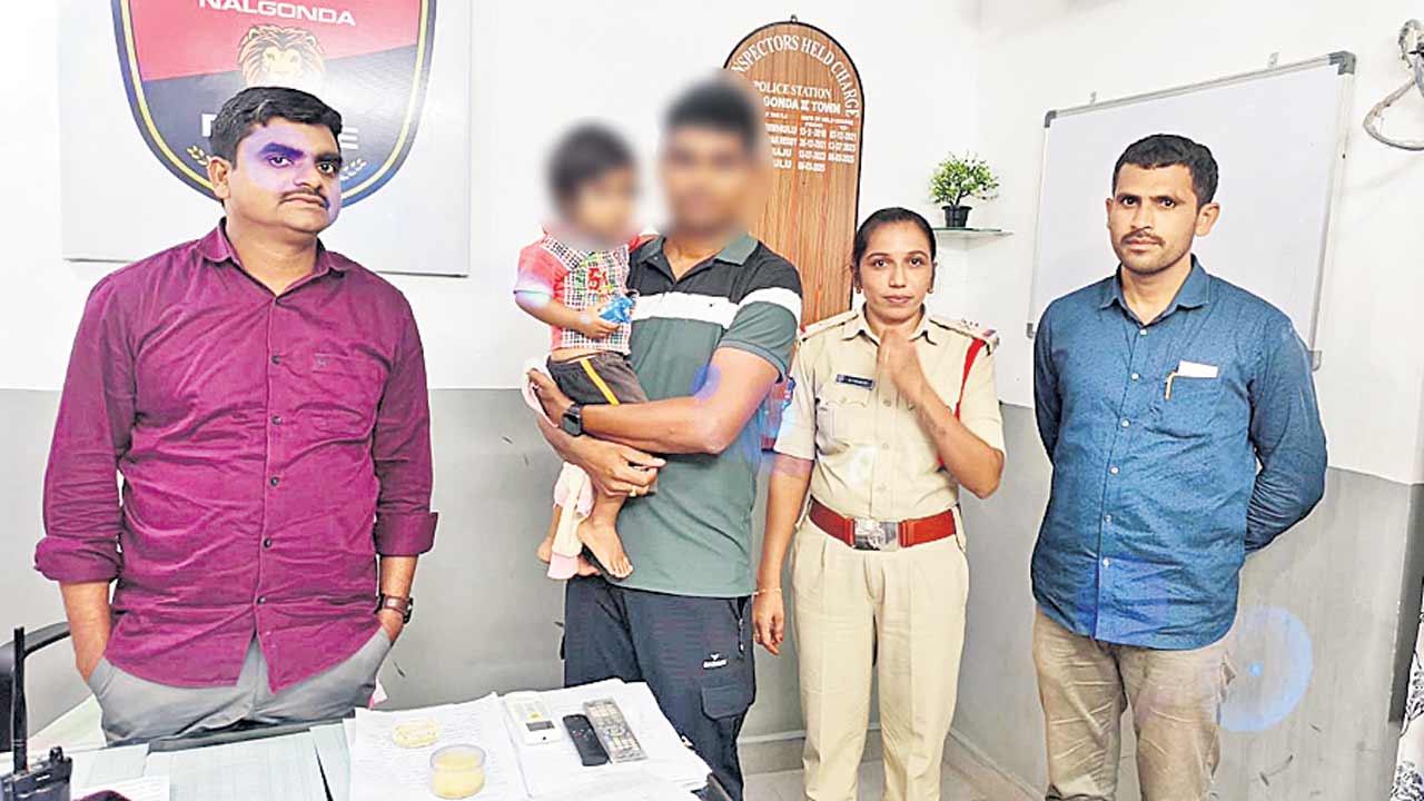 సోషల్‌ మీడియా ఉచ్చు.. కుటుంబాల్లో చిచ్చు!