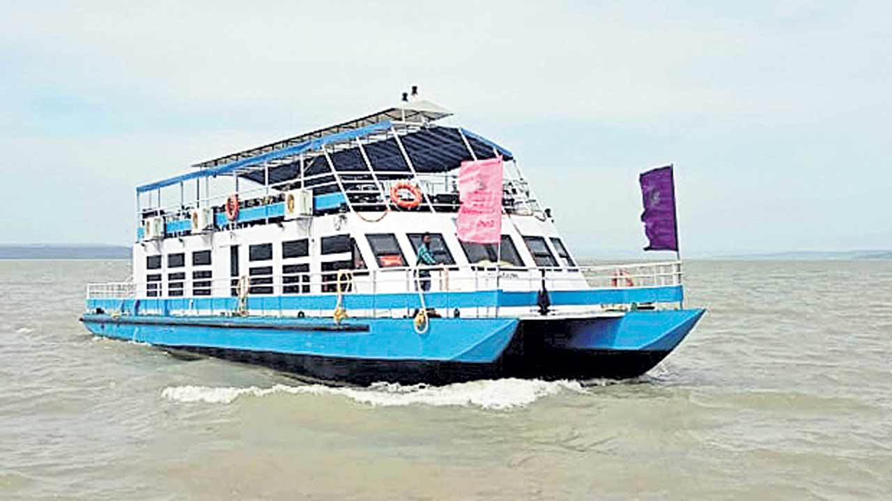 లాహిరి..లాహిరిలో..