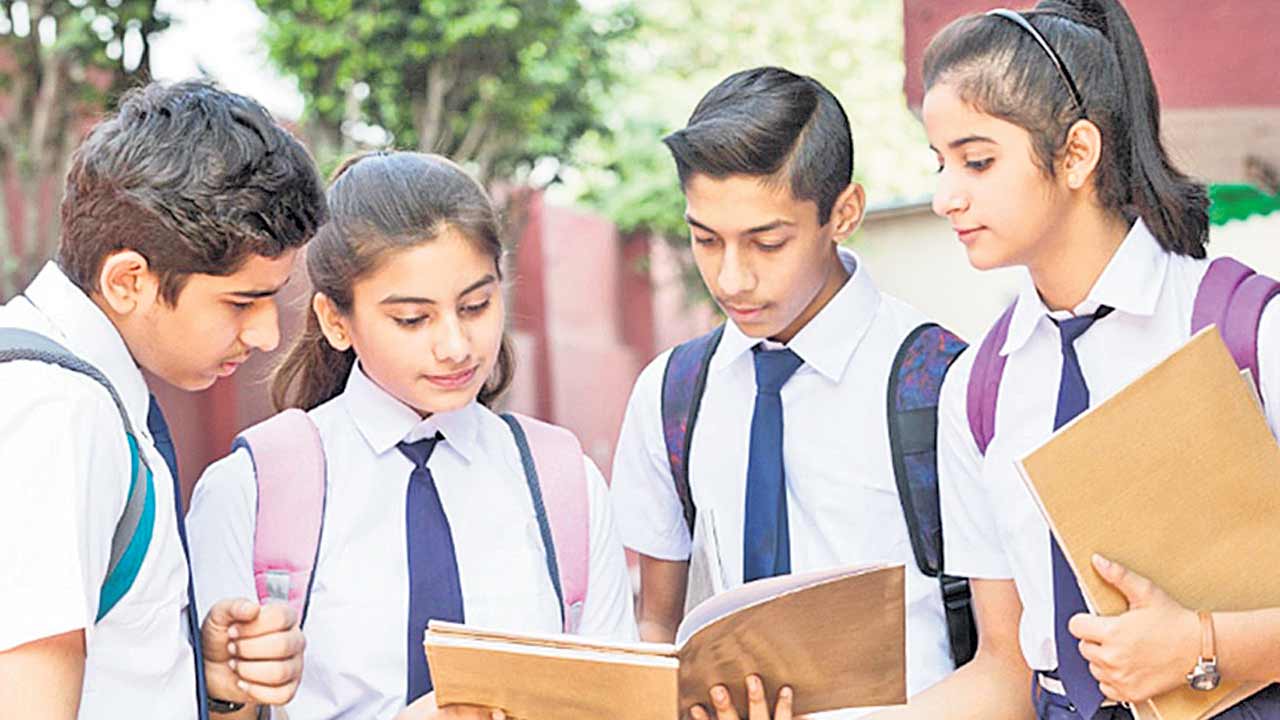 ప్రీ మెట్రిక్‌ సాలర్‌షిప్‌లపై పట్టింపేది?