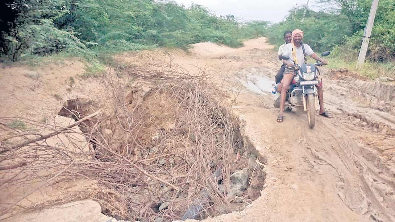 గండ్లు.. కడగండ్లు!