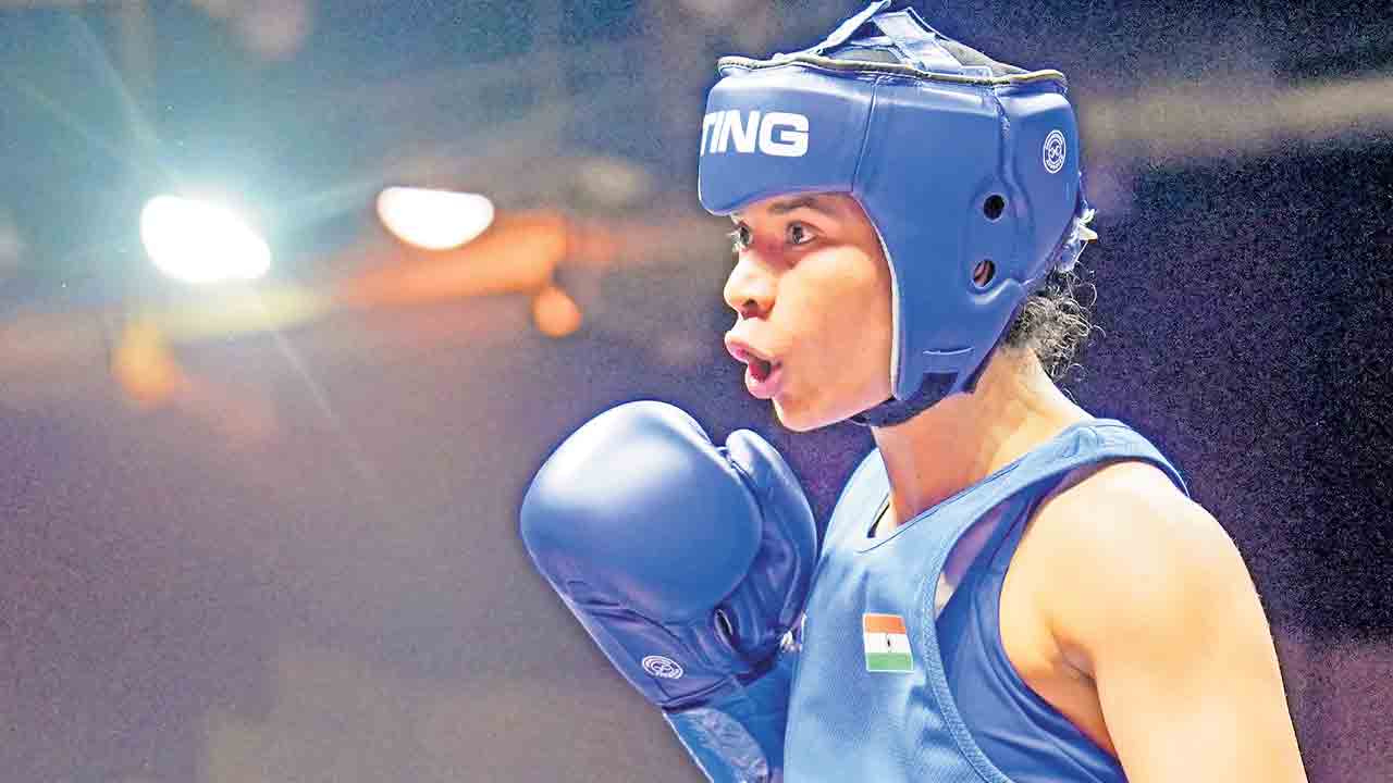 నిఖత్‌ జరీన్‌ పసిడి పంచ్‌.. అదరగొట్టిన తెలంగాణ బాక్సర్‌