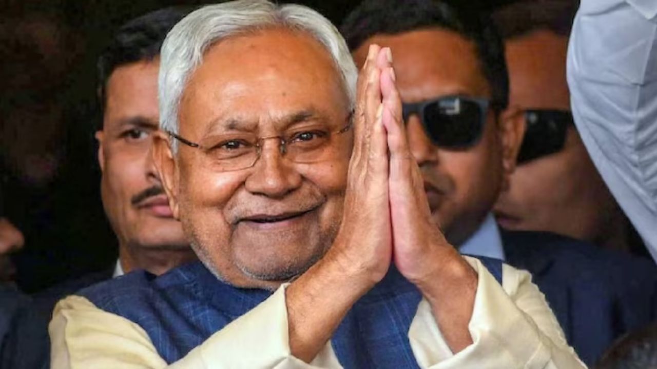 Nitish Kumar | సీఎం ప‌ద‌వికి నితీశ్ కుమార్‌ రాజీనామా.. గ‌వ‌ర్న‌ర్‌కు ఎమ్మెల్యేల మ‌ద్ద‌తు లేఖ‌ అంద‌జేత‌