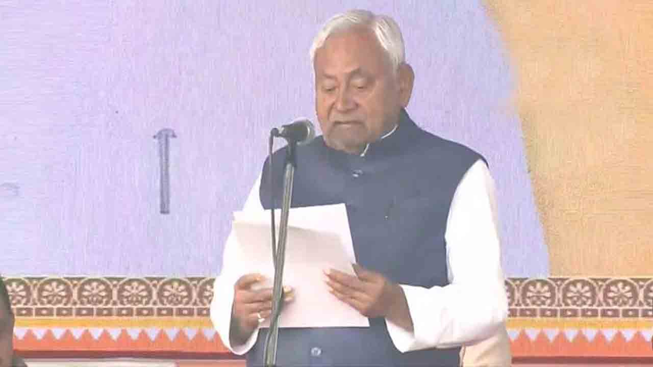Nitish Kumar | బీహార్‌లో కొలువుదీరిన ప్రభుత్వం.. 10వ సారి ముఖ్యమంత్రిగా ప్రమాణం చేసిన నితీశ్‌ కుమార్‌