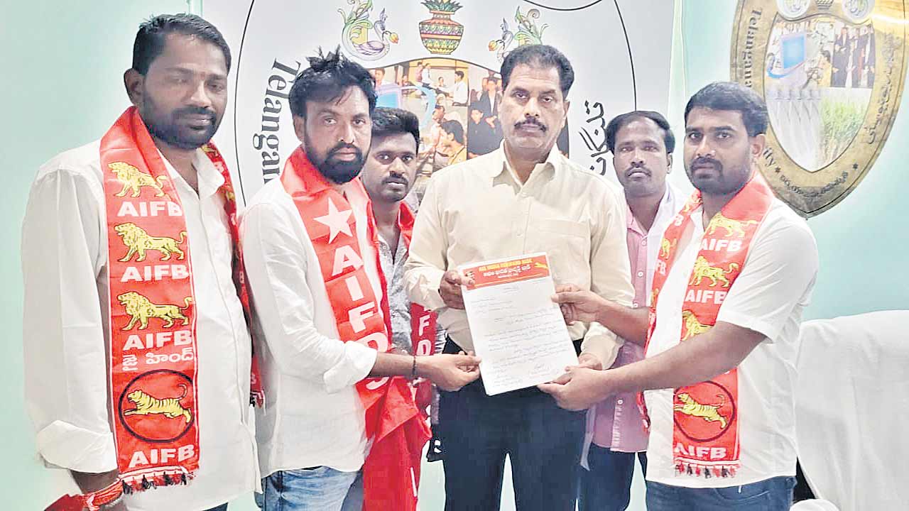 హైకోర్టు తీర్పును అమలుచేయాలి