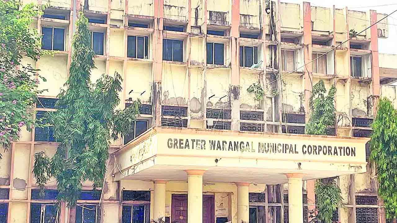 ఉంచుడా ? కూల్చుడా ?