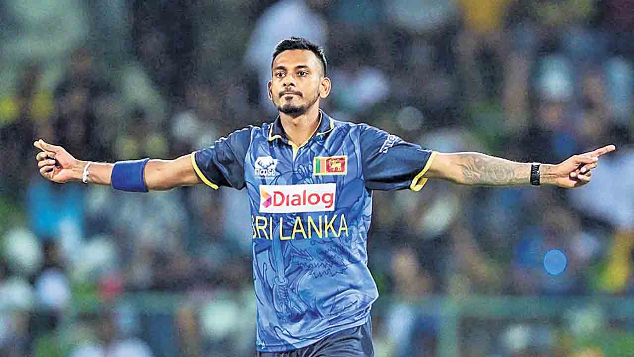 ముక్కోణపు ఫైనల్లో లంక