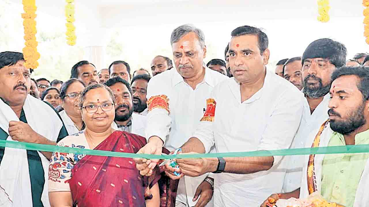 చేర్యాల దవాఖానలో వైద్యసిబ్బందిని నియమించాలి