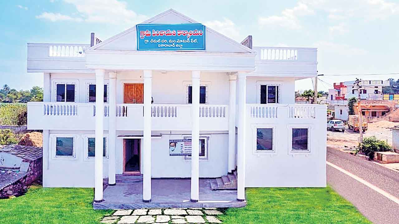 రిజర్వేషన్లలో బీసీలకు దగా