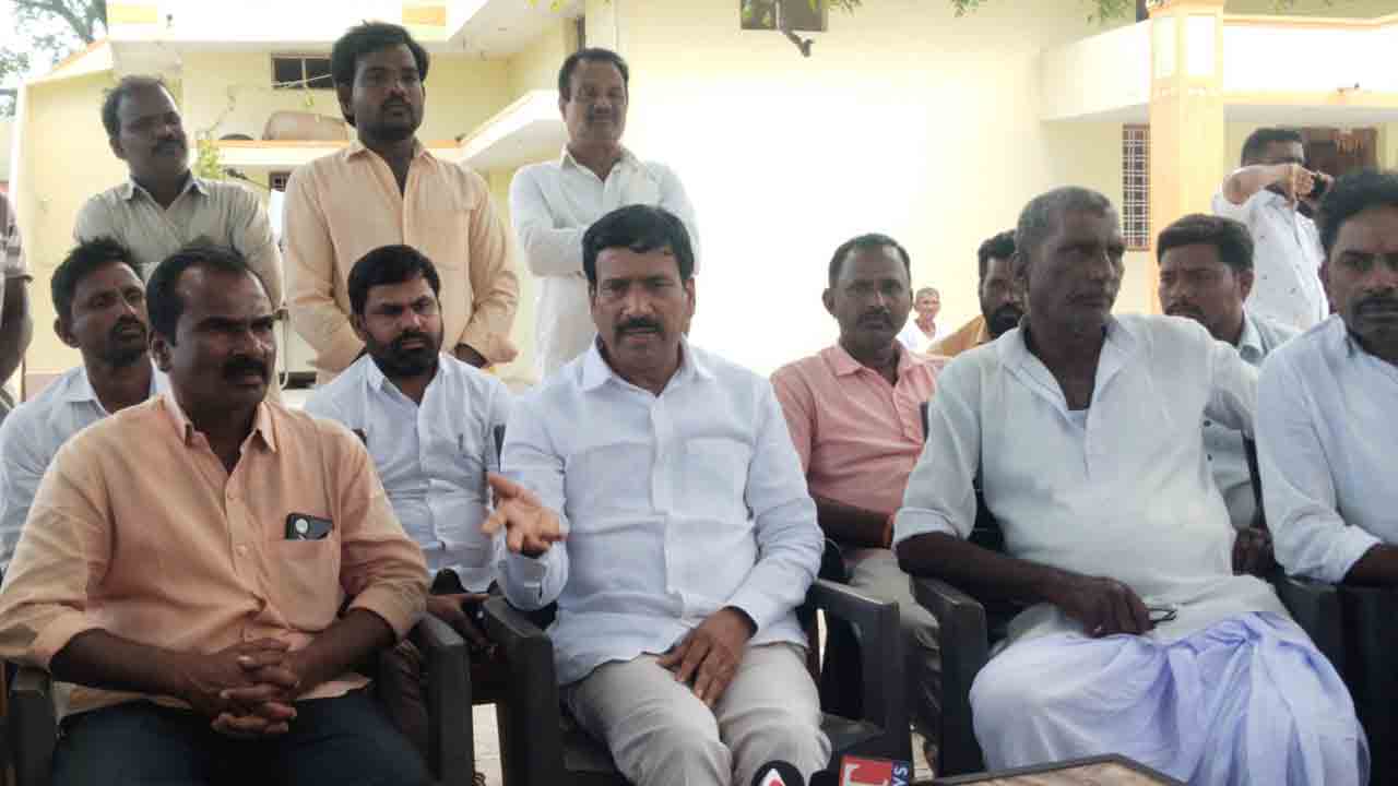 మృతురాలి కుటుంబానికి న్యాయం చేయాలి