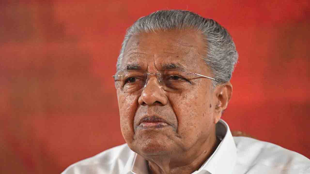 వందేభారత్‌ ప్రారంభోత్సవంలో ఆరెస్సెస్‌ గీతం.. మండిపడ్డ కేరళ సీఎం