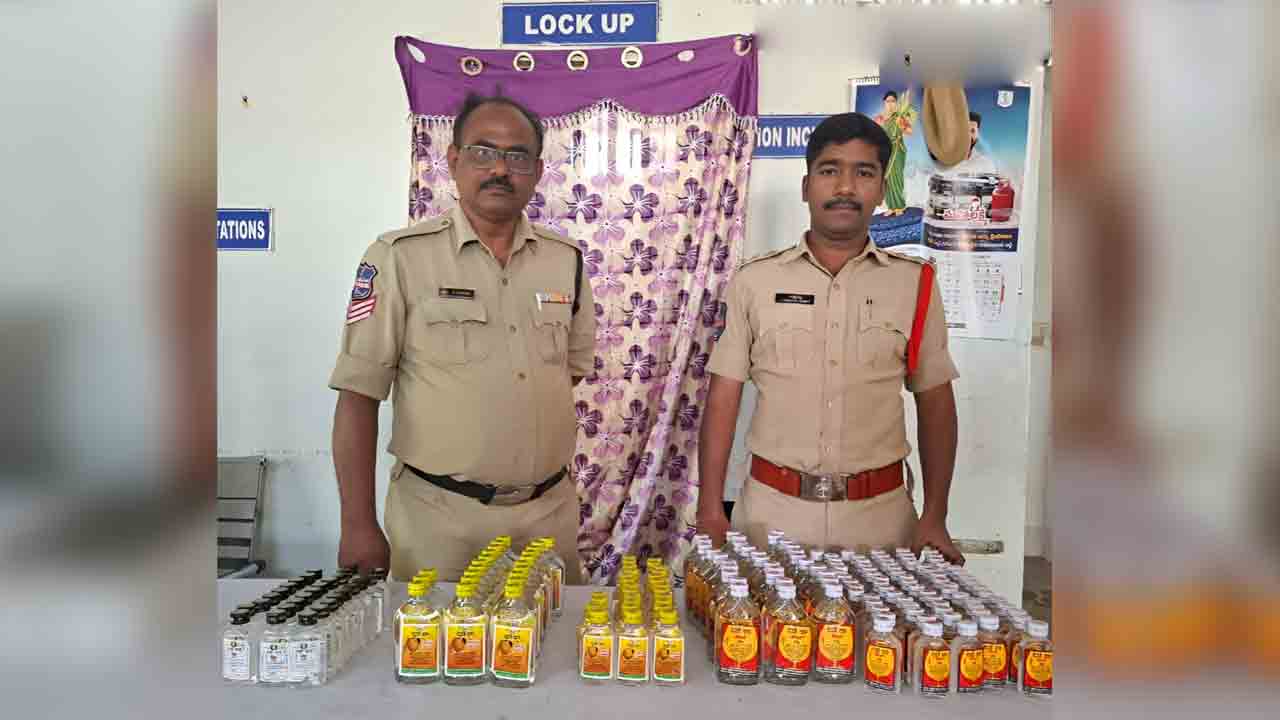 Police raids | గిరిజన తండాల్లో పోలీసుల దాడులు.. మహారాష్ట్ర దేశీదారు పట్టివేత