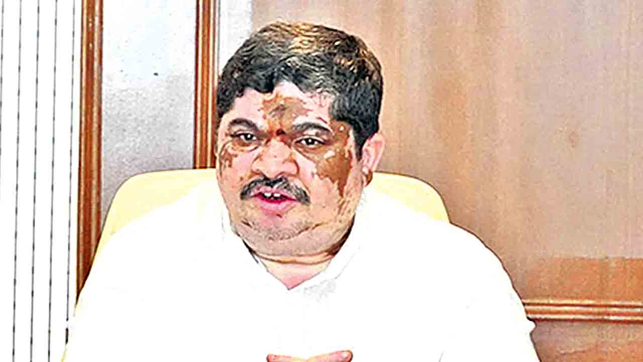 విద్యాప్రమాణాలు పెంచాలి:పొన్నం