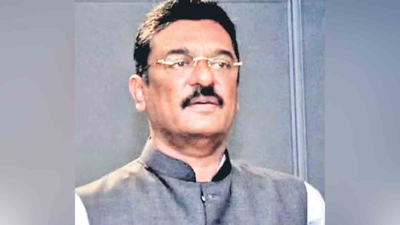 రూ.200 కోట్ల భూమి రూ.3 కోట్లకే