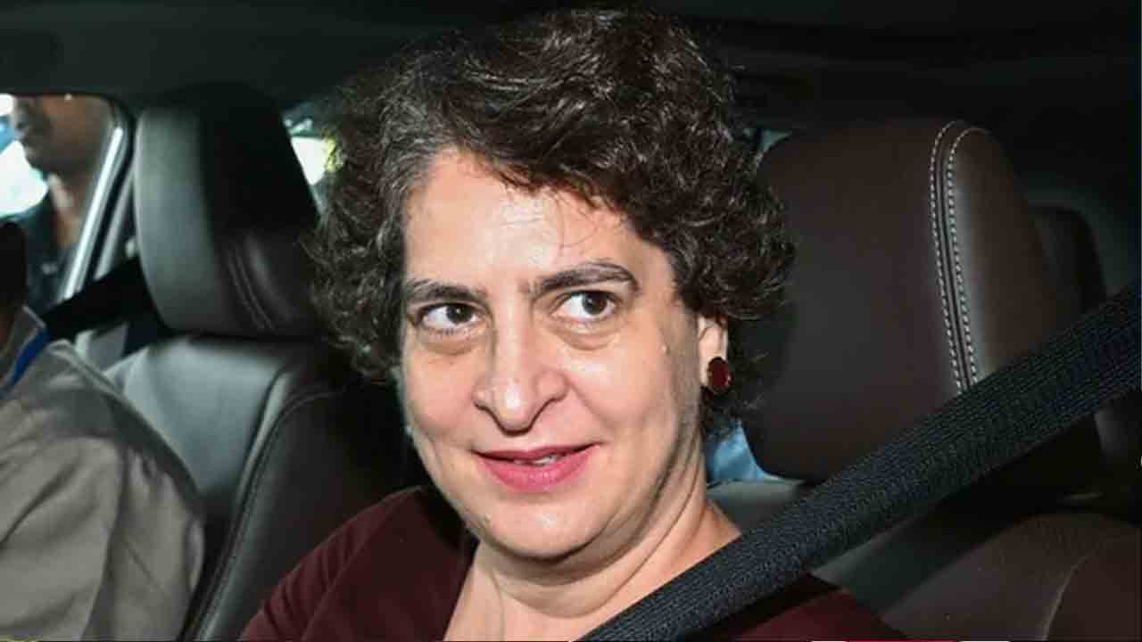 Priyanka Gandhi | ఢిల్లీలో వాయు కాలుష్యంపై ప్రియాంకాగాంధీ ఆందోళన