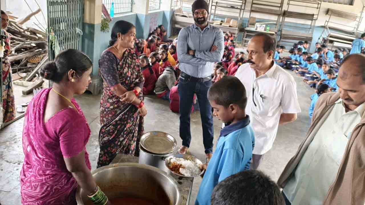 Quality Meals | విద్యార్థులకు నాణ్యమైన భోజనాన్ని అందించాలి : ఎంఈఓ సత్యనారాయణ రెడ్డి