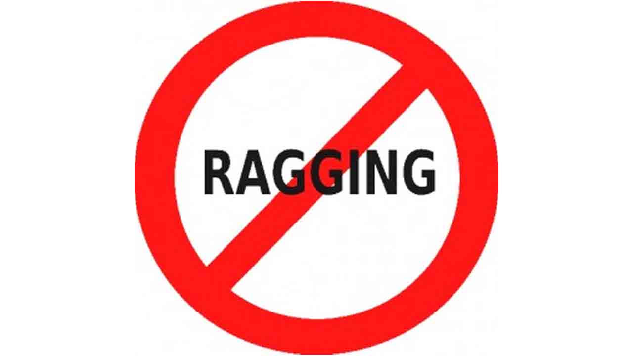 శాతవాహనలో ర్యాగింగ్‌ కలకలం.. అర్ధరాత్రి వసతి గృహాల్లో సీనియర్ల మీటింగ్‌లు