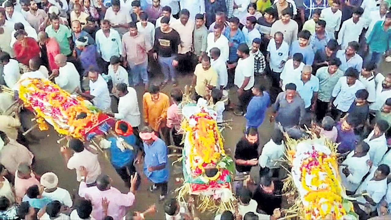 కన్నీటి వీడ్కోలు