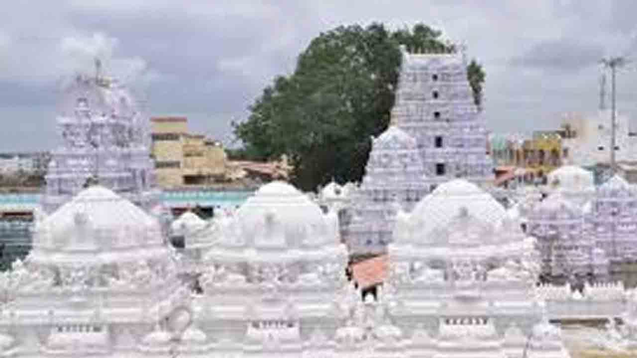 రాజన్న ఆలయ బదిలీల్లో దిద్దుబాటు