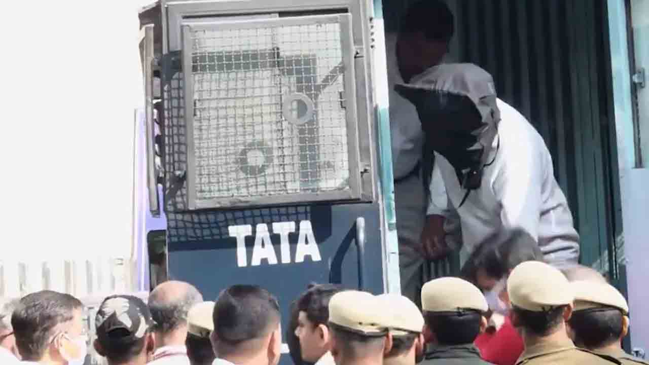 Delhi blast case | ఢిల్లీ ఆత్మాహుతి దాడి కేసులో నిందితులకు 10 రోజుల జ్యుడీషియల్‌ కస్టడీ