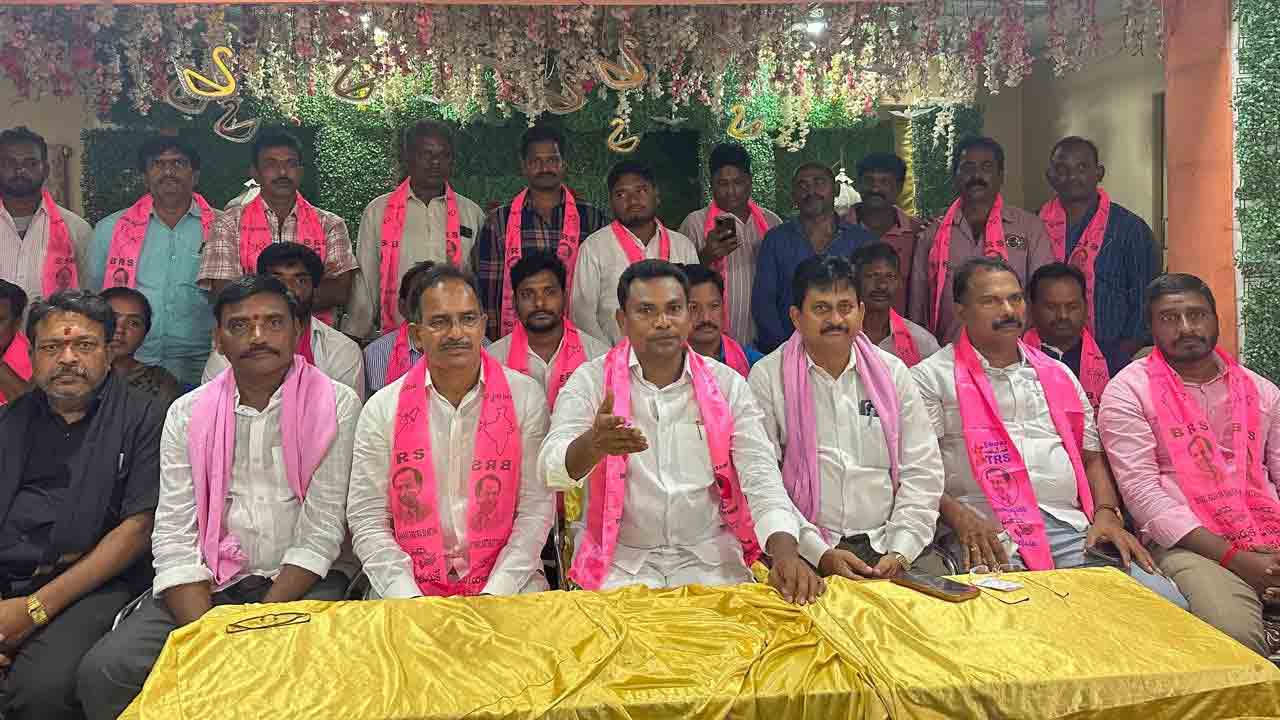 నిధులేవని అడిగితే కాంగ్రెసోళ్లు భయపడ్డారు