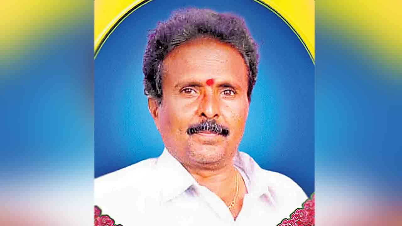 బెనిఫిట్స్‌ అందక.. చికిత్సకు డబ్బుల్లేక.. రిటైర్డ్‌ ఉపాధ్యాయుడు మృతి