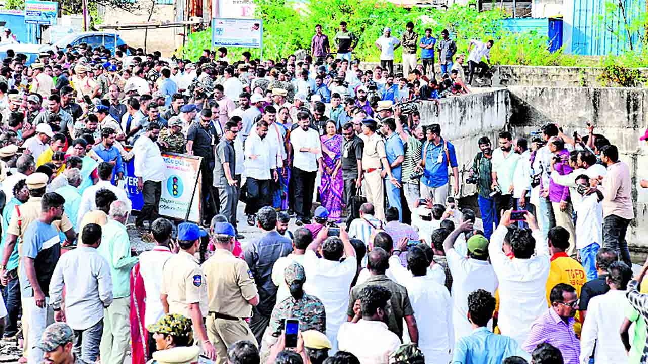 ఆదరాబాదరాగా వచ్చి వెళ్లిన సీఎం రేవంత్‌రెడ్డి