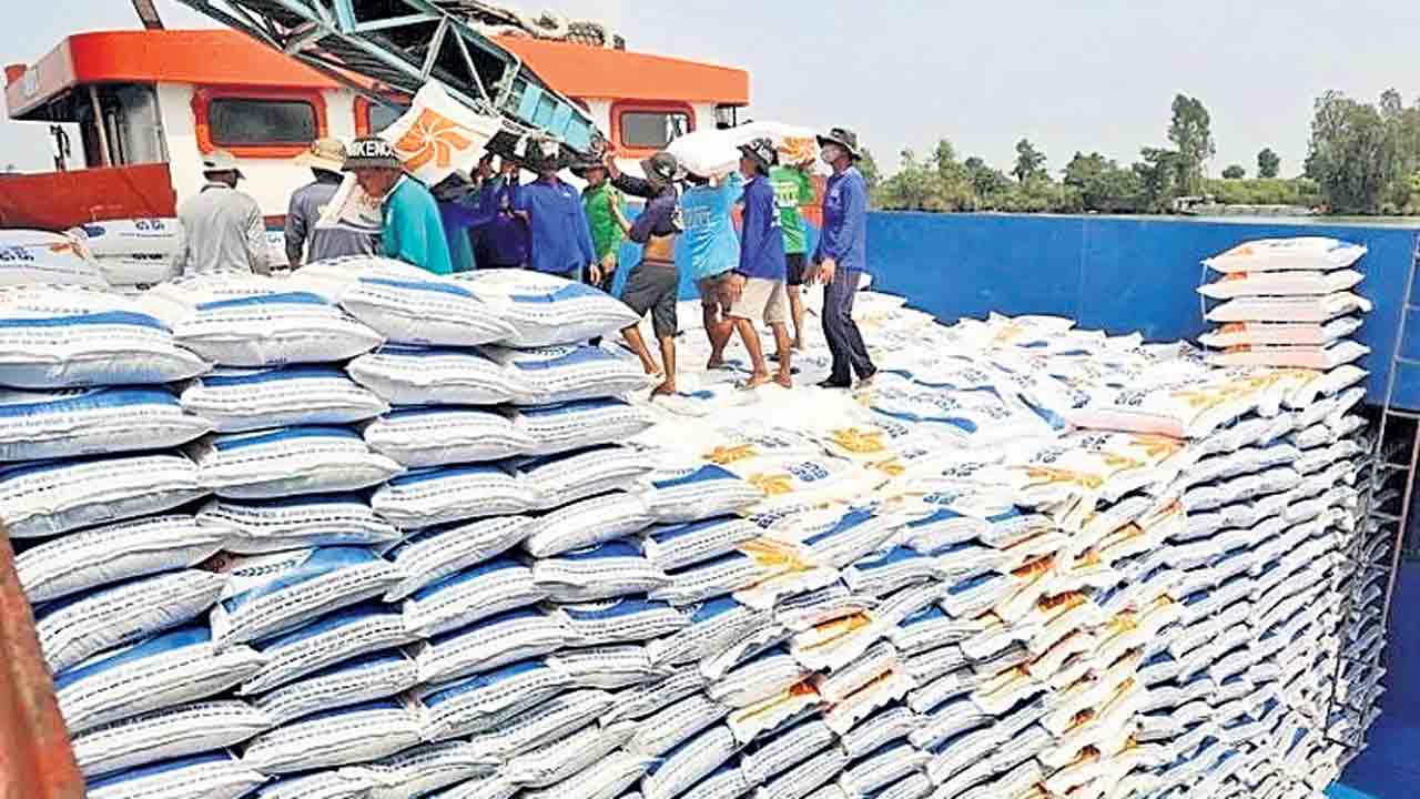 ఫిలిప్పీన్స్‌కు బియ్యం ఎగుమతి బంద్‌