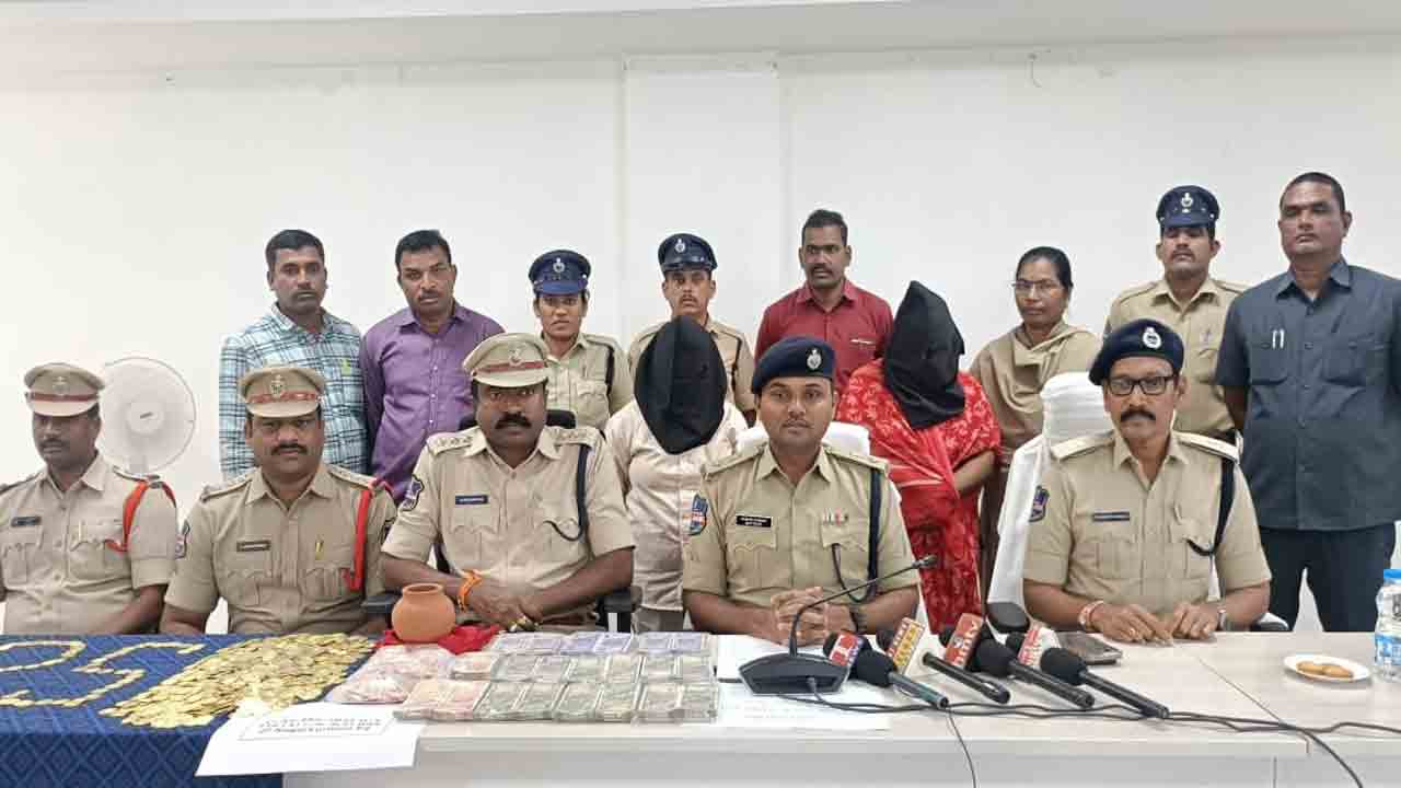 ఏ‘మార్చేస్తూ’..